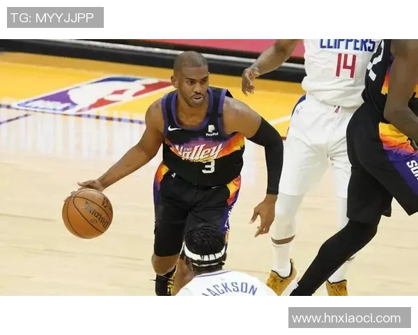 布克投篮比重变化分析及其对球队战术影响的探讨