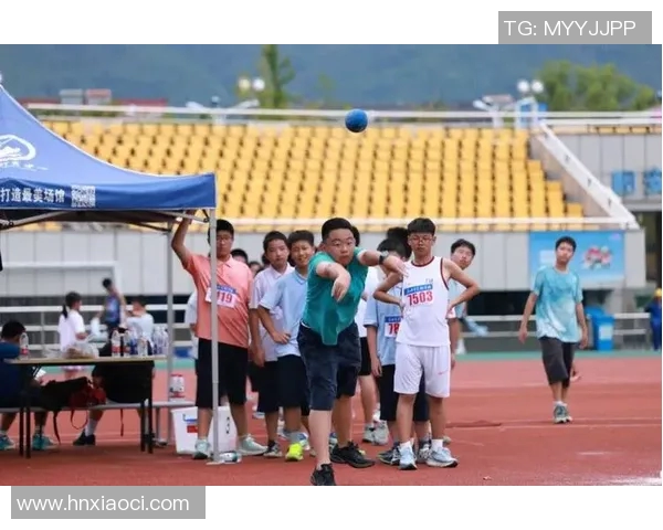 必一体育展现球队赛场风采与激情的完美结合与精彩瞬间 必一体育展现球队赛场风采与激情的完美结合与精彩瞬间